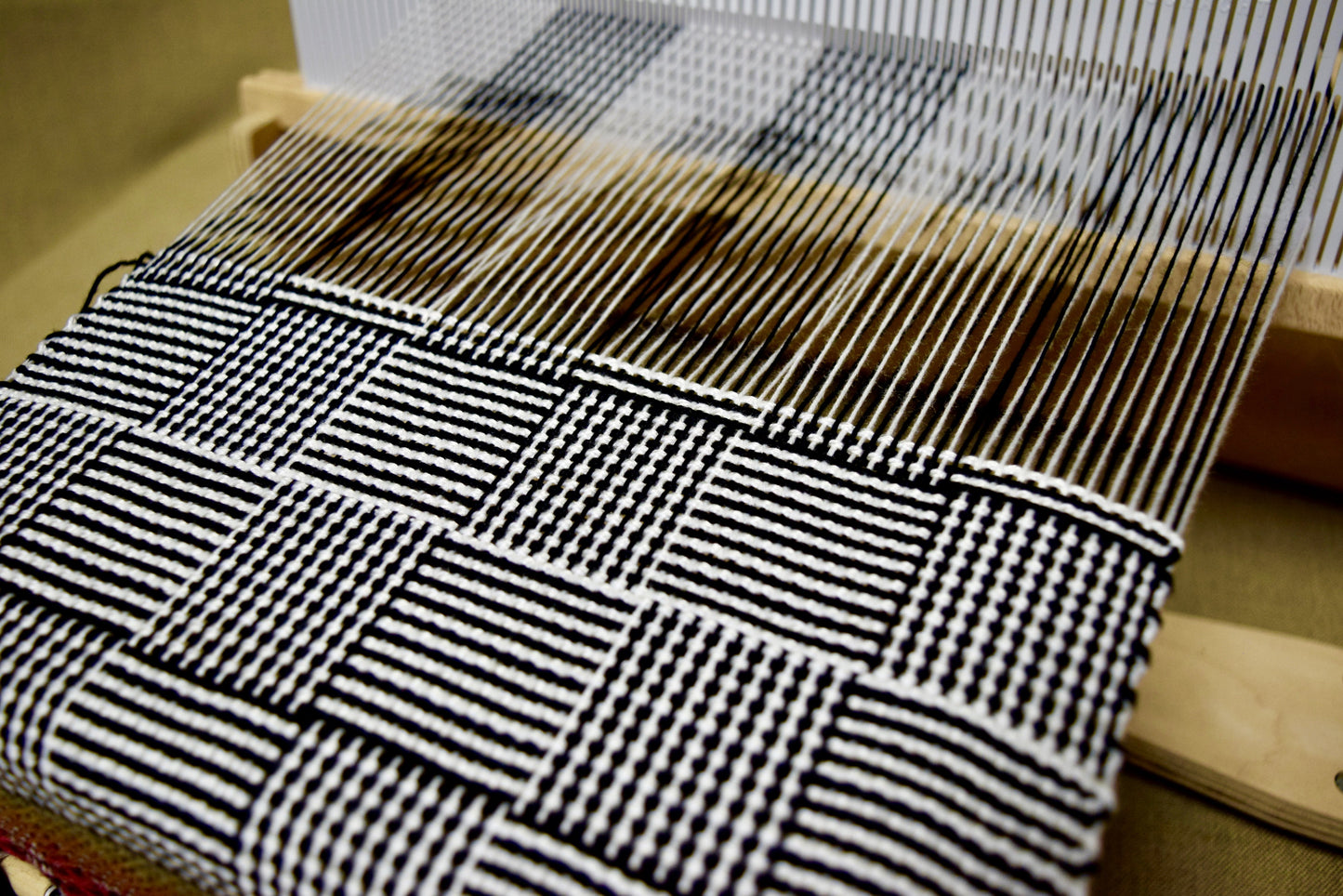 Log Cabin Table Runner Weaving Kit